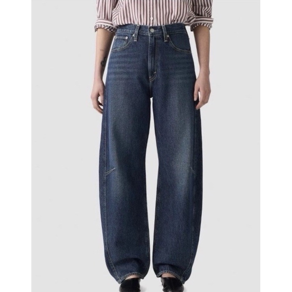 Levi's Women's 30" Waist Cinch Barrel Jeans 30"x31" Color: New Shades High-Rise